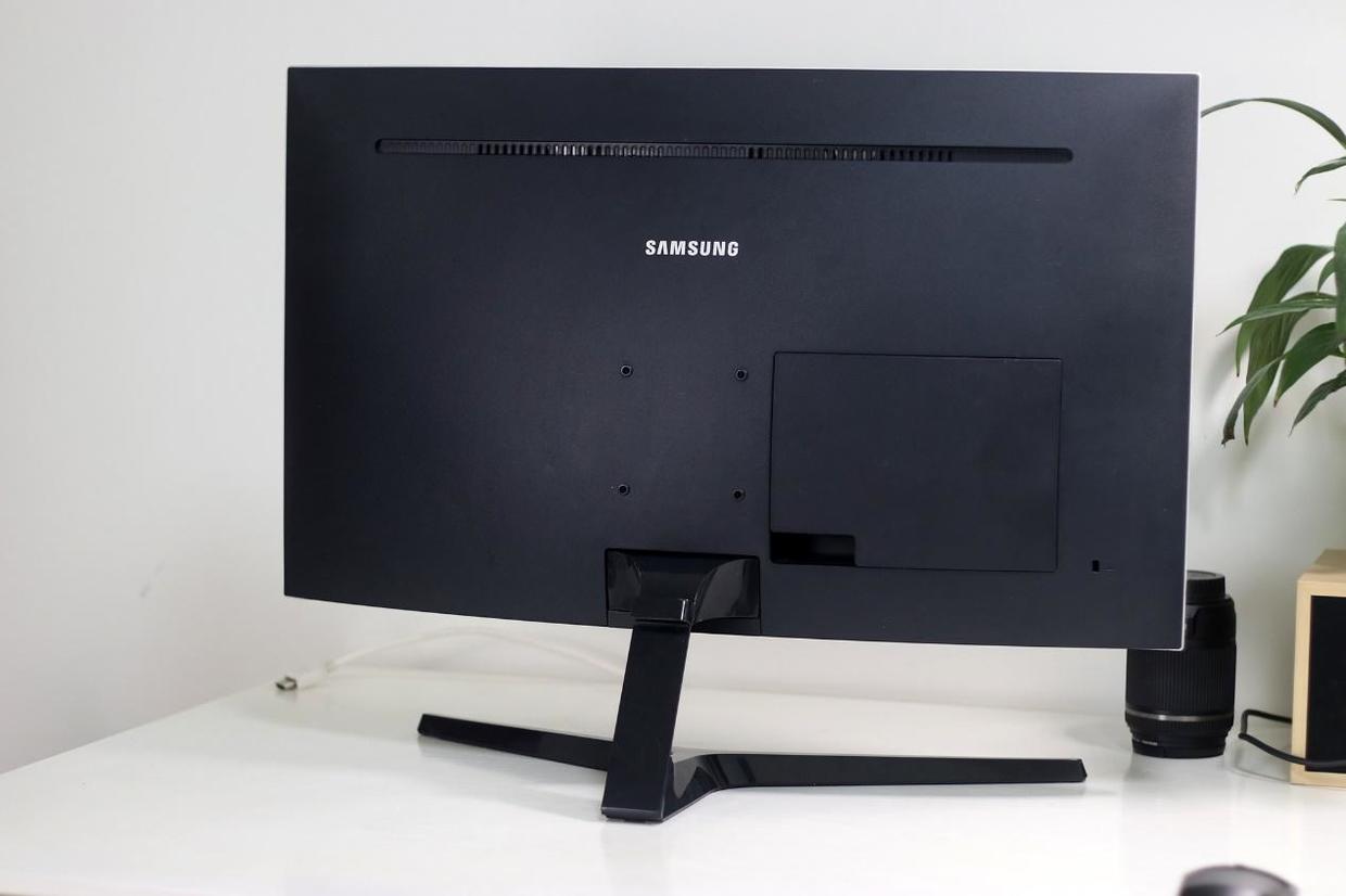 三星曲面和直面屏对比,三星曲面手机评测