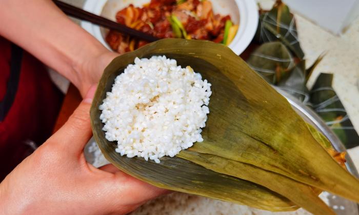 正确煮粽子粽子要煮多久,煮粽子的正确做法用冷水还是热水