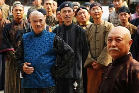 两大军事集团的争斗导致什么后果,两个地产商的利益纷争