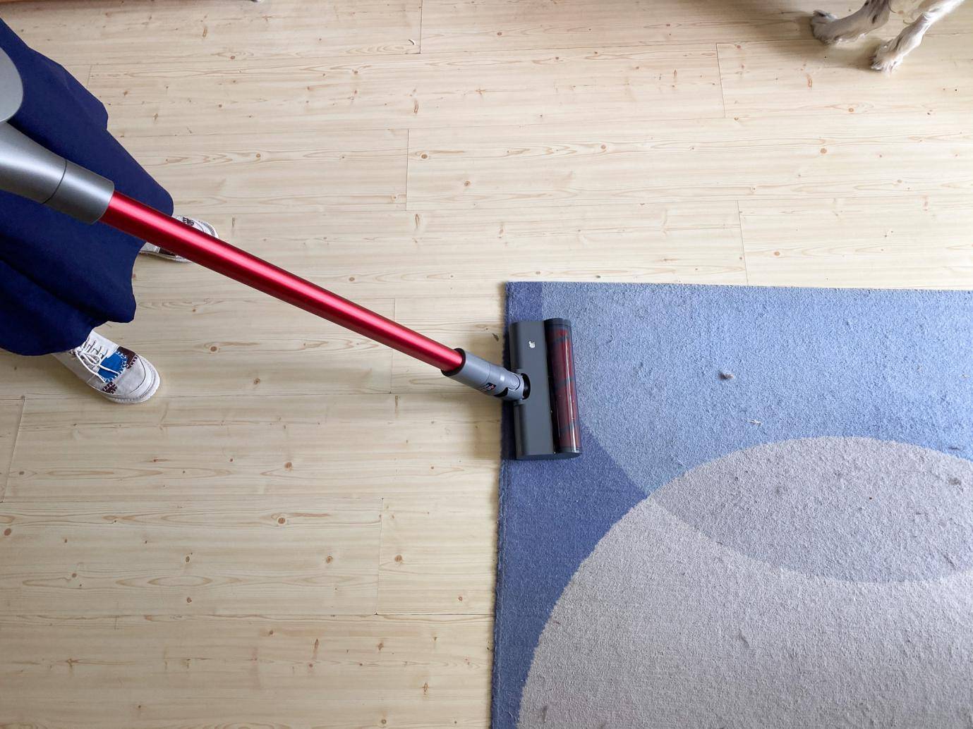 一人轻松扫全屋，娇小女生最爱用？顺造轻量手持吸尘器L1体验