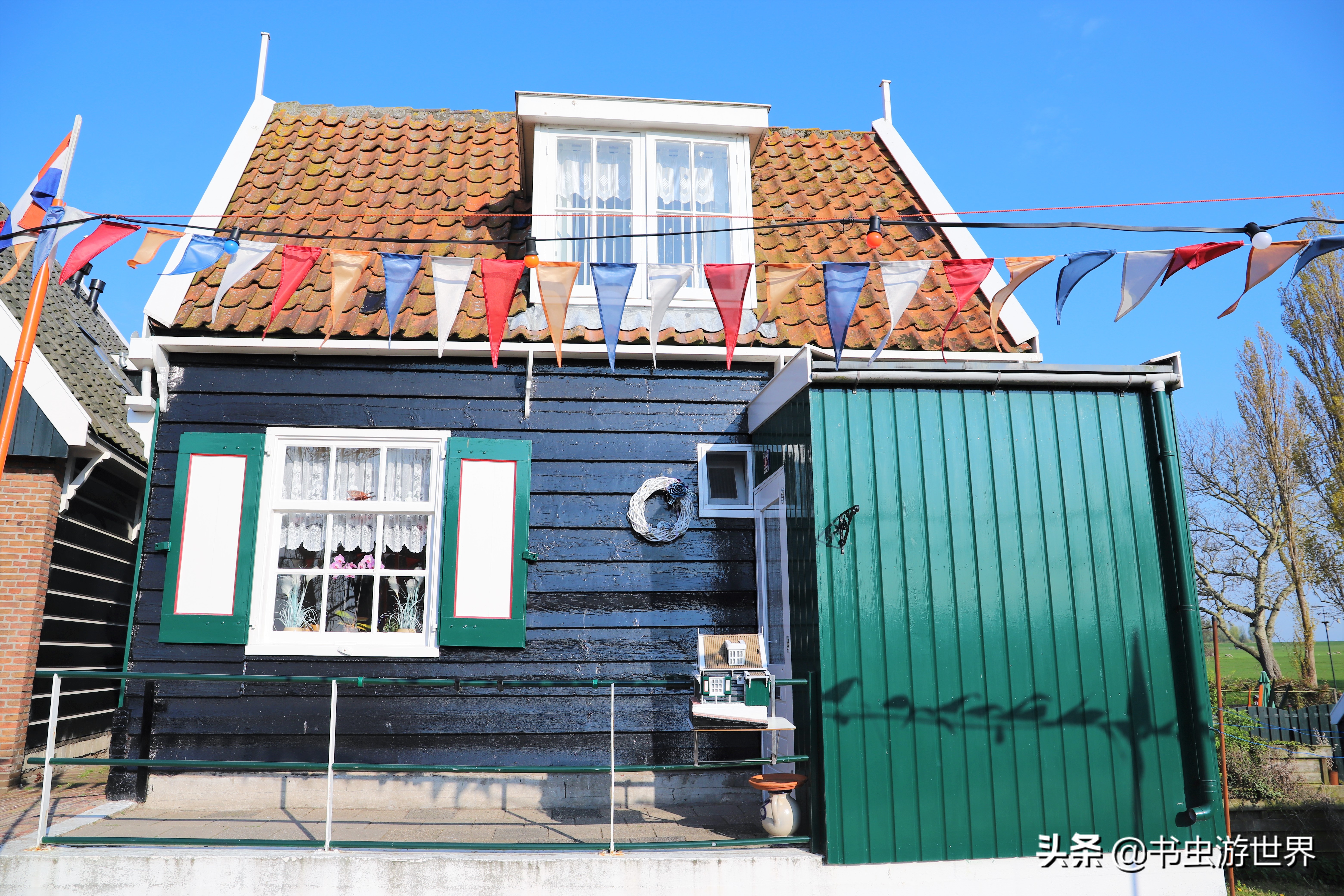 红顶小木屋,红顶绿墙小木屋