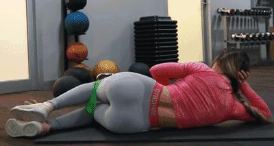 老外练臀臀部两侧凹陷怎么练圆润,想要臀部翘练哪几块肌肉