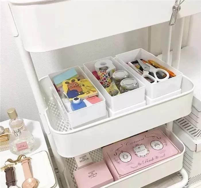 28岁郑爽卧室曝光引热议：“性冷淡”的人生，真的很爽