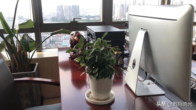 单位老板卖一批苹果电脑给我,我报价500一台,老板:你心真黑