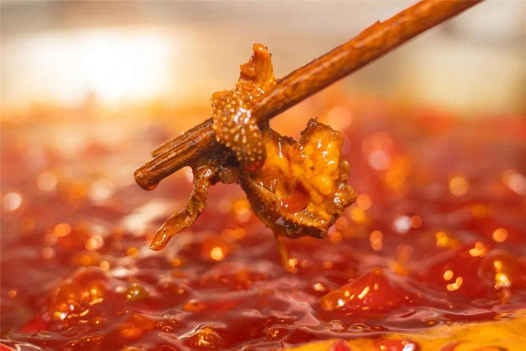 等位2000桌的“卤校长”杀进人广！女生来，免费吃