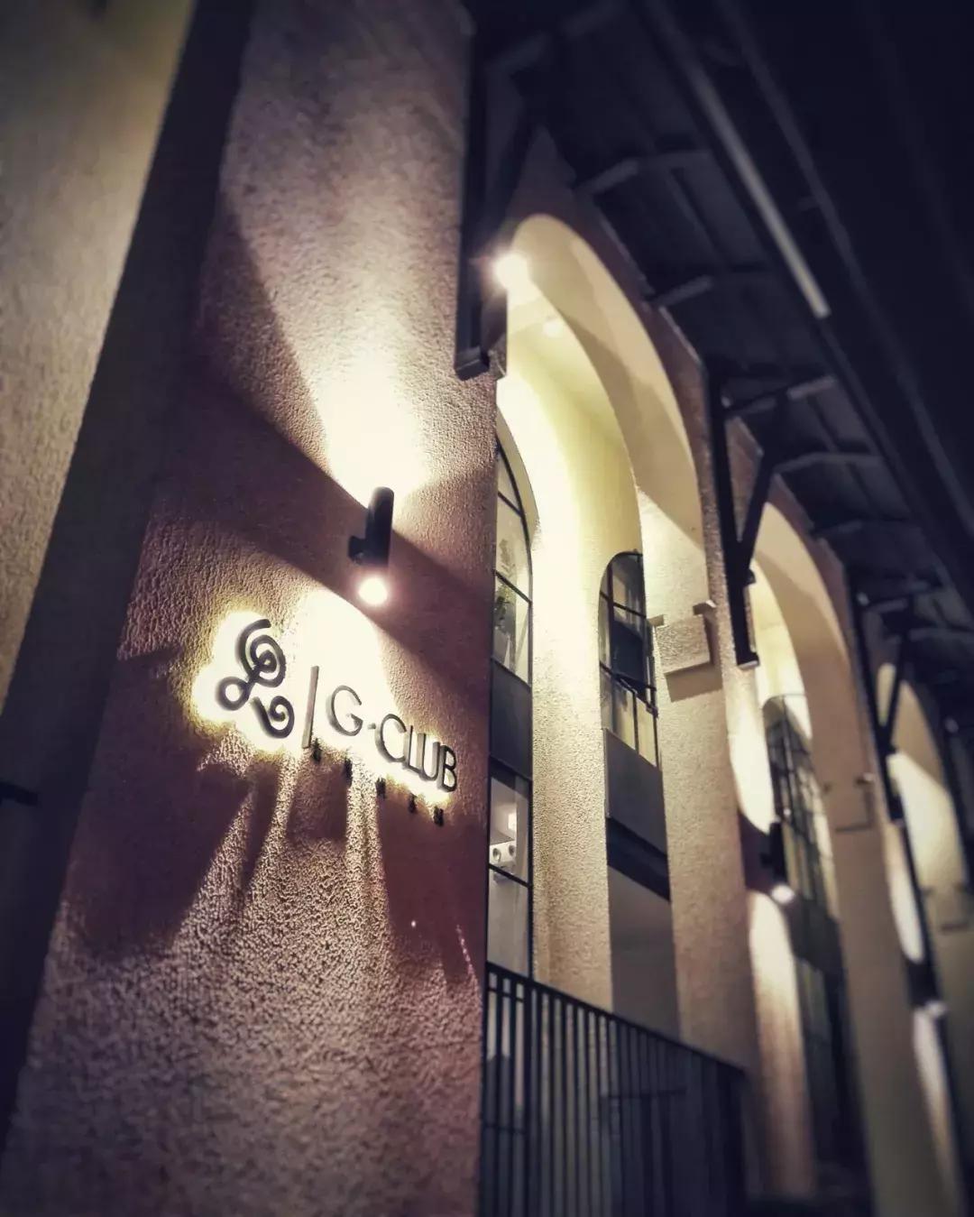 李宁百鬼夜行,李宁一黑一白鞋子