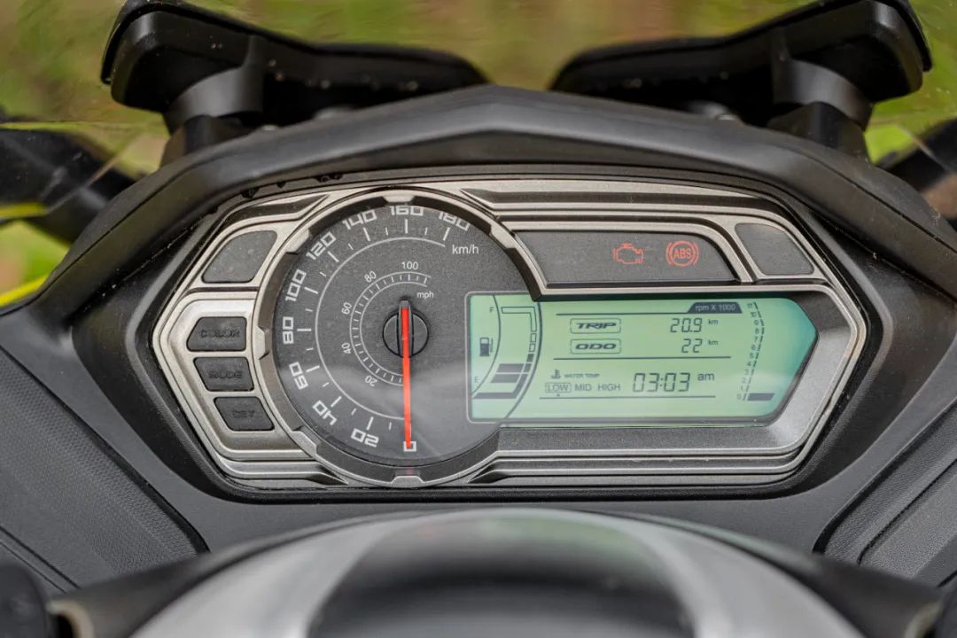 赛科龙rt3s大踏板摩托2024款,国产大踏板赛科龙rt3s推荐