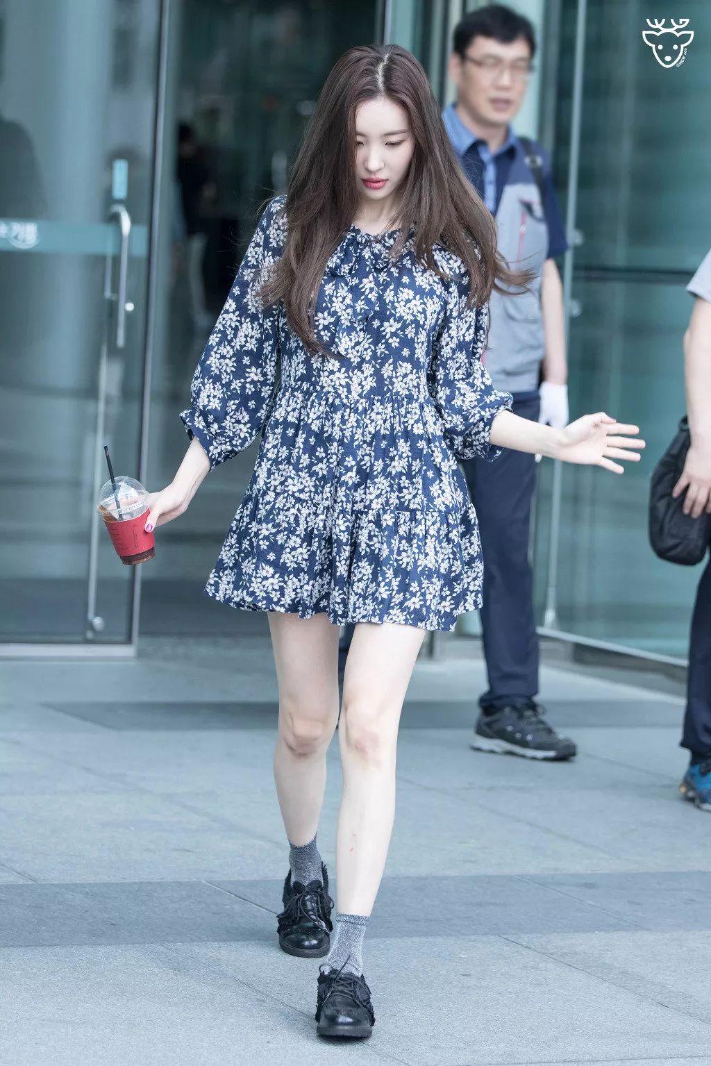 给经纪人买房，送粉丝口红，宣美是在变相弥补懊悔吧？