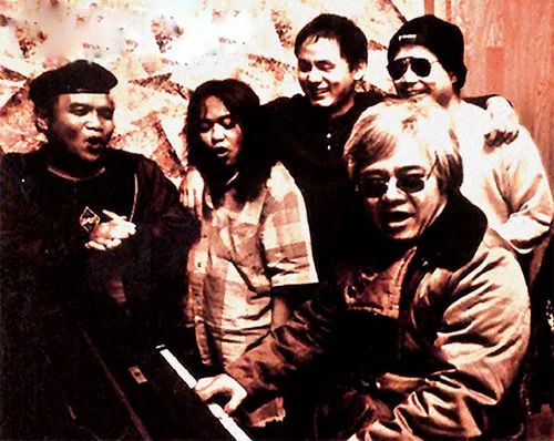 弃医从乐罗大佑的地位,罗大佑弃医从艺