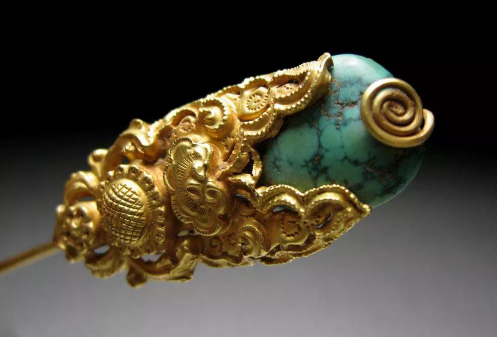 翡翠镶嵌925好还是18k金好呢,翡翠镶嵌925银好还是18k金好