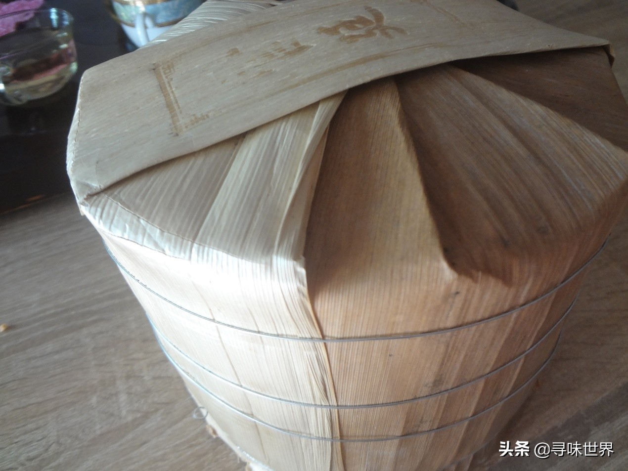 普洱茶有霉味怎么清除,陈年普洱茶有霉味怎么解决