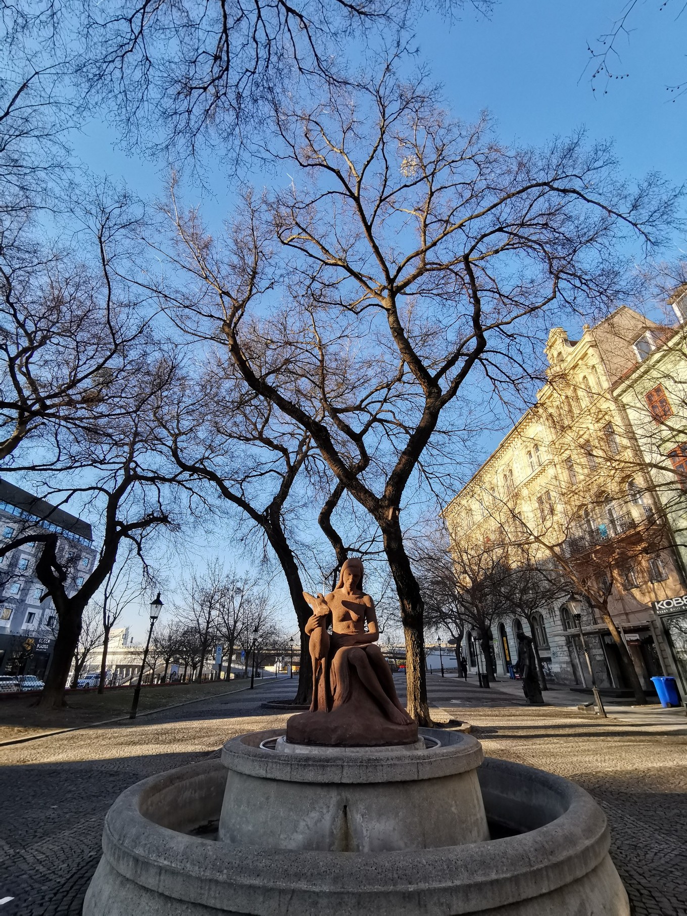 中欧旅游攻略多瑙河,中欧览秀城美食