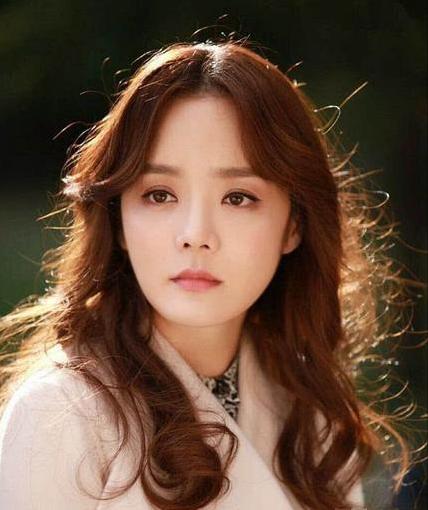 深扒远嫁中国的两位韩国媳妇，蔡琳和秋瓷炫，为什么境遇云泥之别