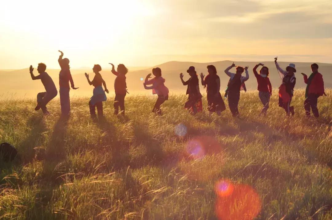 10个闺蜜沿着中俄罗斯边境自驾游,10个闺蜜结伴游中苏边境线