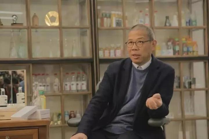 那些靠摆地摊起家的亿万富豪,摆摊起家的富豪们