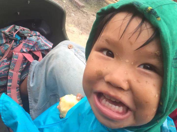 他叫辛巴,不是狮子王,8岁穿越12国:最好的教育,永远在路上