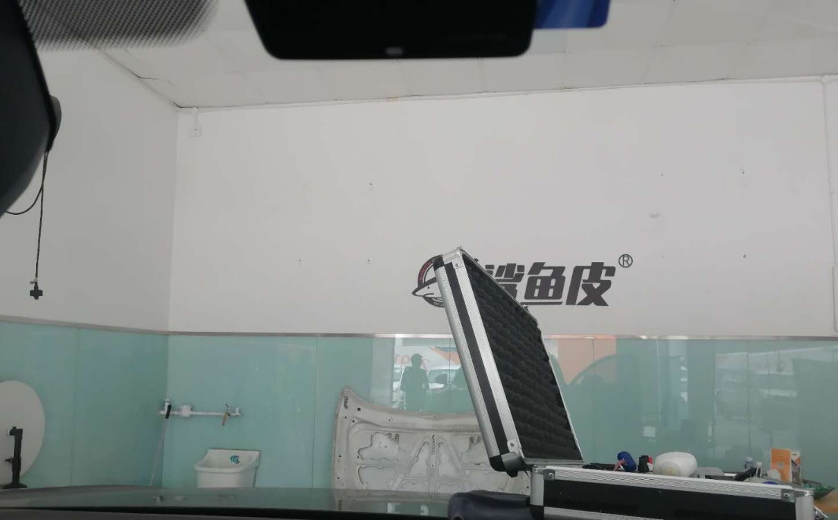 玻璃裂了可以买玻璃险再修吗,没买玻璃险玻璃裂了