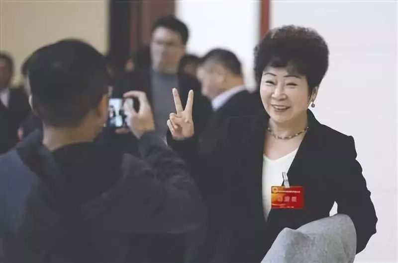 除了充公交卡,你对“红旗”一无所知!