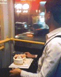 43岁外卖员送餐时猝死仅赔两千,48岁南京外卖员猝死