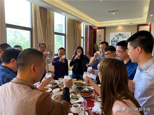 为了共同的期待——凯越集团创始人真情关怀富乐中学毕业班教师