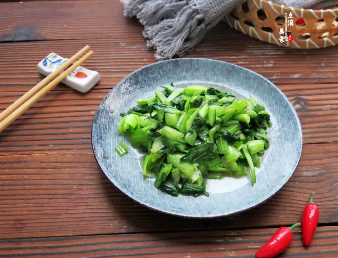入秋口,别急着“贴秋膘”,天气干燥宜润燥,多吃这三个蔬菜好
