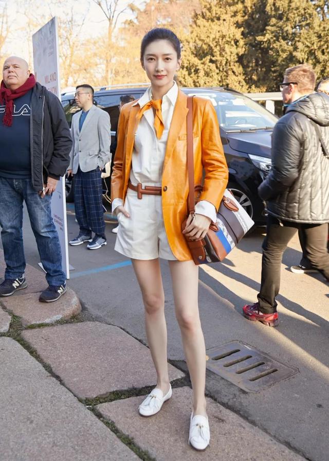 西装短裤的穿搭夏季,西装洋气短裤