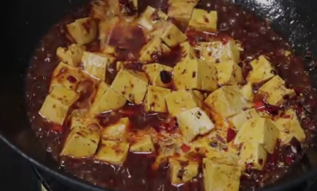 麻婆豆腐这样做好吃到爆,麻婆豆腐最好吃的做法豆腐滑嫩