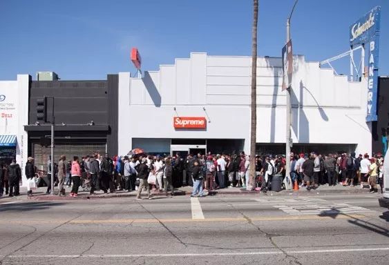 OFFWAY本周潮流资讯|“门外汉”Virgil喜提时尚大奖！