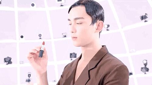 明星代言化妆品到底咋样,明星代言化妆品为什么不抹脸上