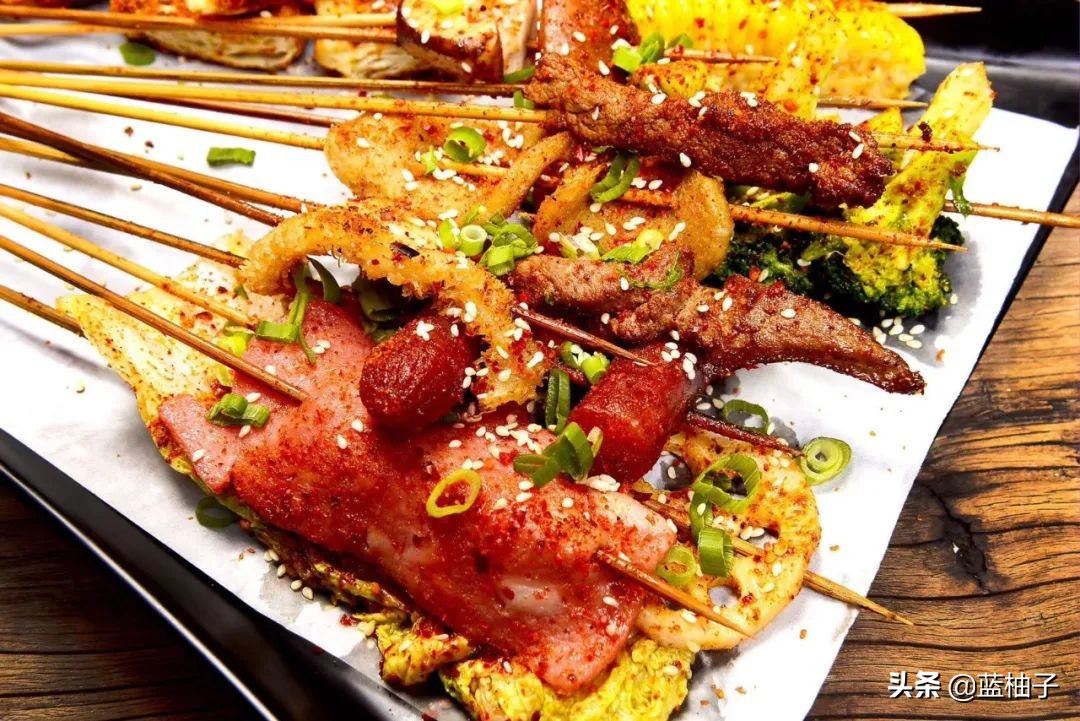不油的炸串，比烧烤更嫩，比火锅更入味，从素到肉炸嘛嘛香，好吃