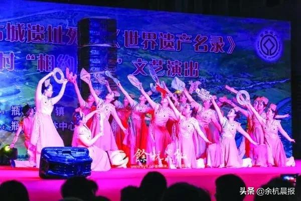 观众鼓掌欢呼起来,观众欢呼现场