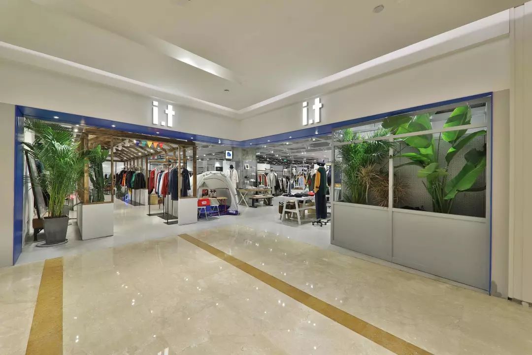 杨颖跟范丞丞同框的照片,杨颖和范丞丞摆pose