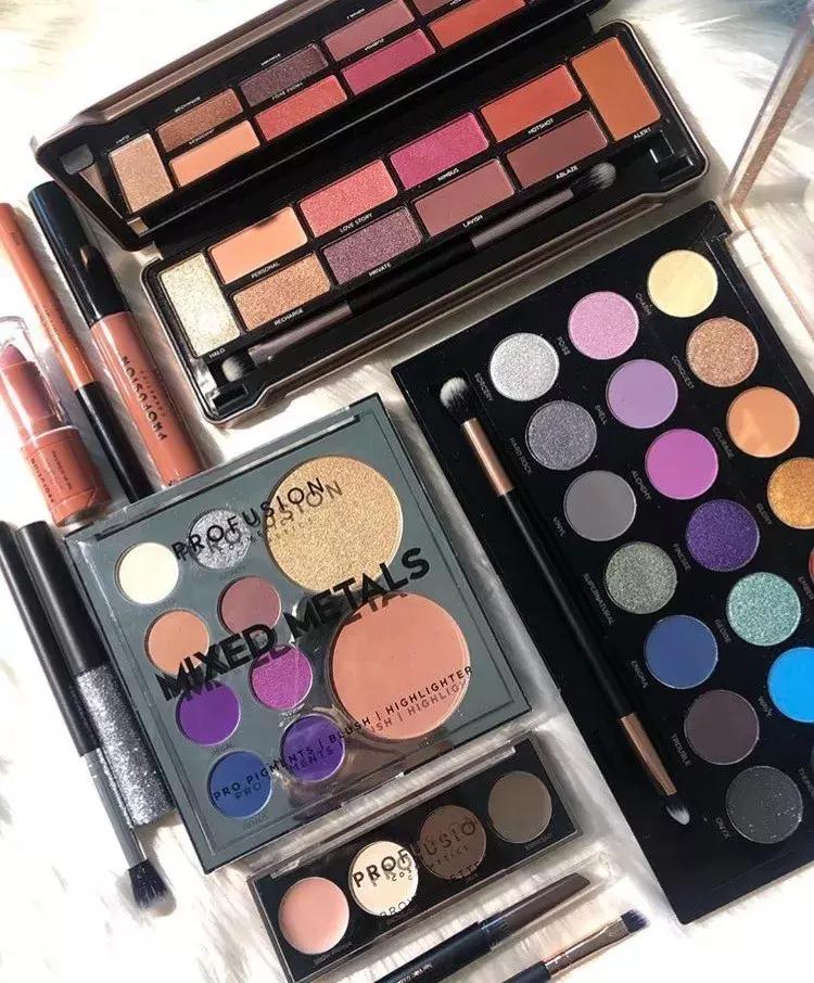 Tiny花草房｜PROFUSIONCOSMETICS节日系列眼影大盘官方试色详解