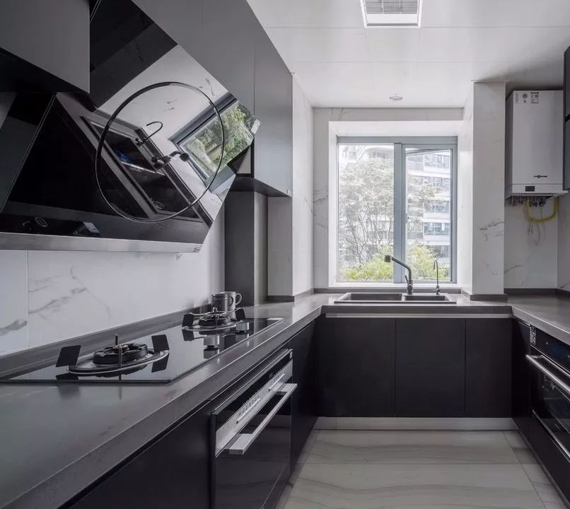 厨房热到爆怎么办,厨房热有什么办法解决