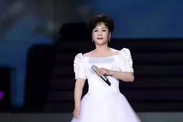 回忆李谷一的一生,李谷一最难忘的一句话