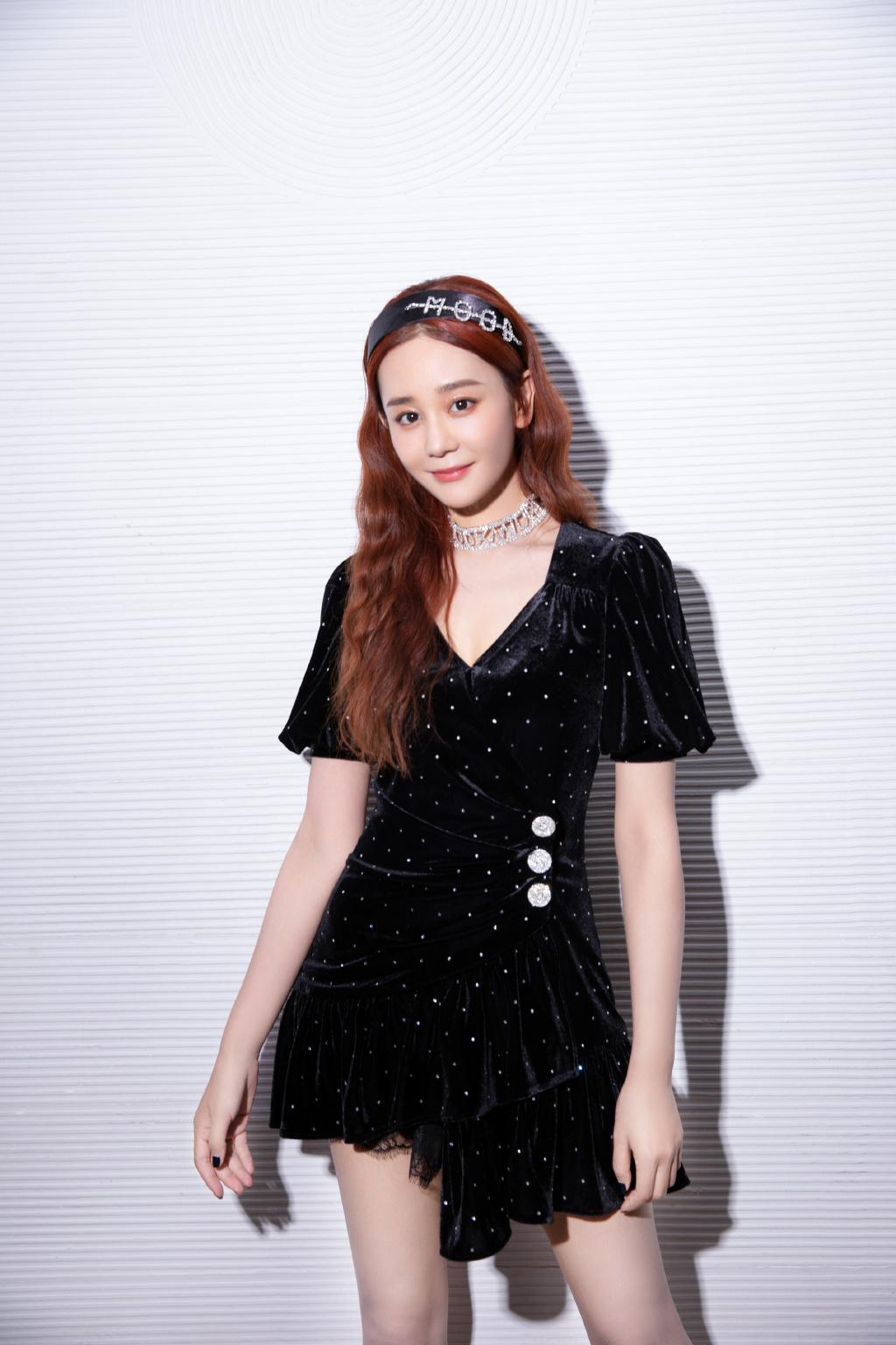 海陆好身材穿什么裙子 (海陆荷叶丝绒连衣裙)