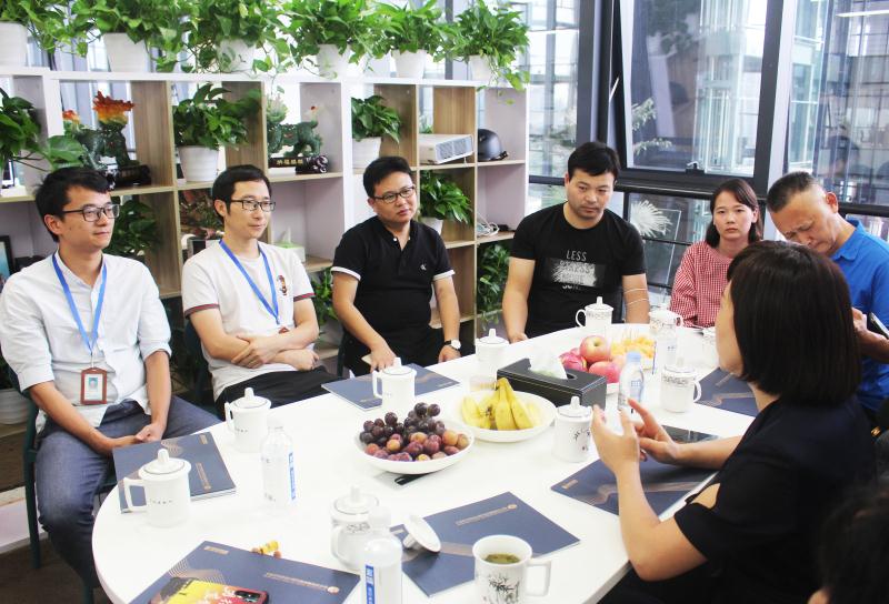 静松播报|潜江市委常委王玉梅一行到访四川省湖北商会