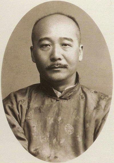 他是民国政府秘书长,其书法有“大王”之洒脱飘逸,舒朗俊雅