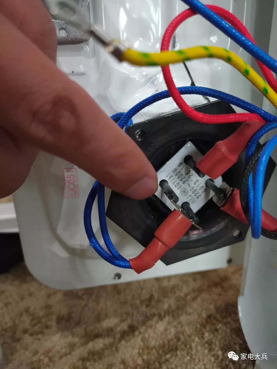 艾美特美的格力取暖器哪个好,格力与美的空调拆机对比视频