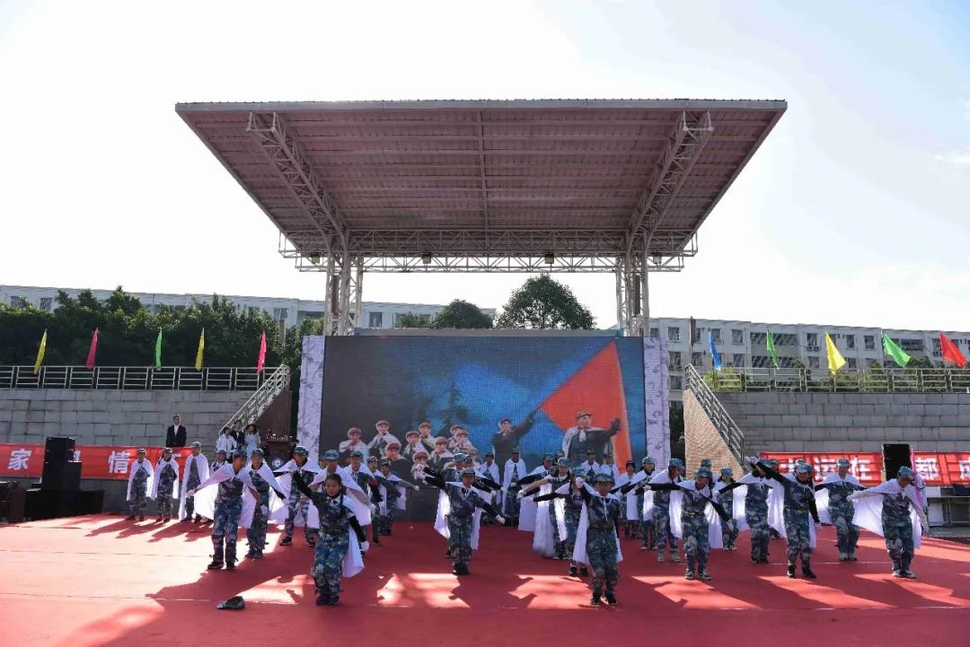 机器人在技能大赛上尬舞,世界机器人舞冠军挑战赛