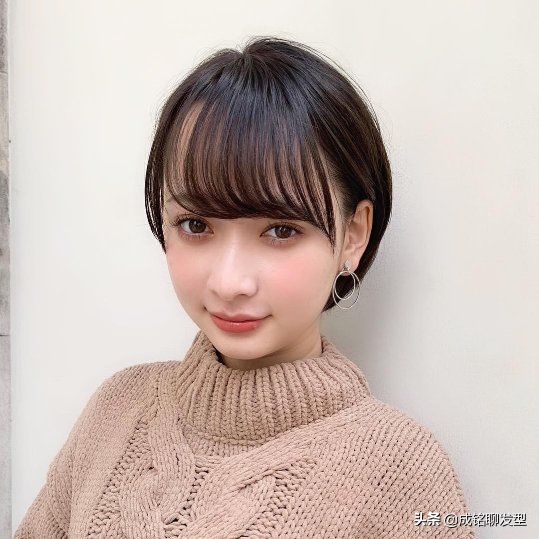 圆脸短发发型女2022新款减龄,大圆脸额头高女生适合的短发减龄