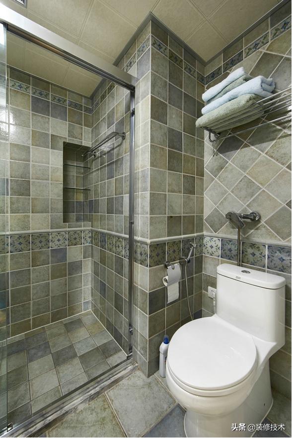 马桶水箱水满还往外溢水怎么回事,马桶漏水水箱存不住水是怎么回事