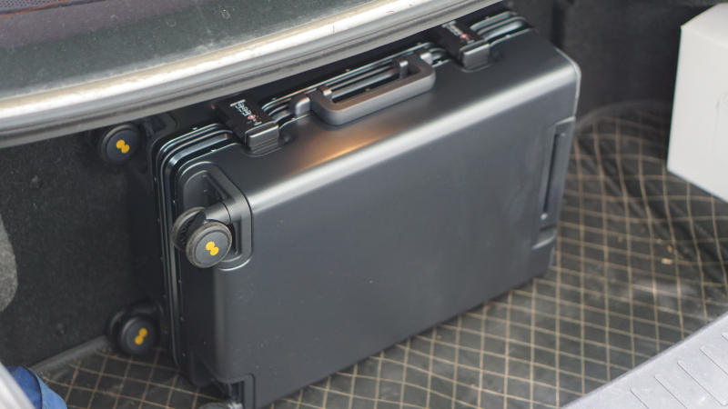 粗铝框设计，TSA密码锁，地平线8号行李箱，出差旅行好伙伴