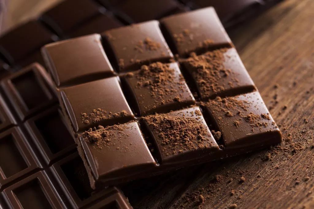 保温杯里放几个枸杞有没有事儿,保温杯里枸杞要吃吗