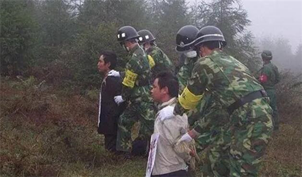 死刑缓期两年执行是什么意思啊,死刑缓期两年执行意味着什么