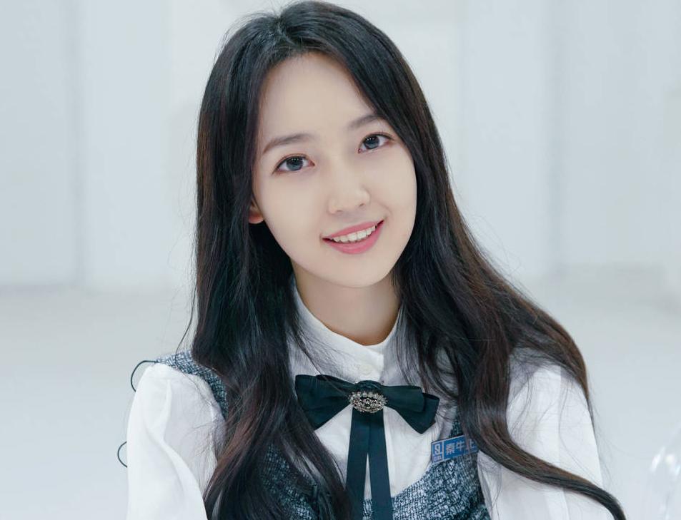 模仿杨超越？唱跳比赛来个“朗诵”表演真的合适吗？