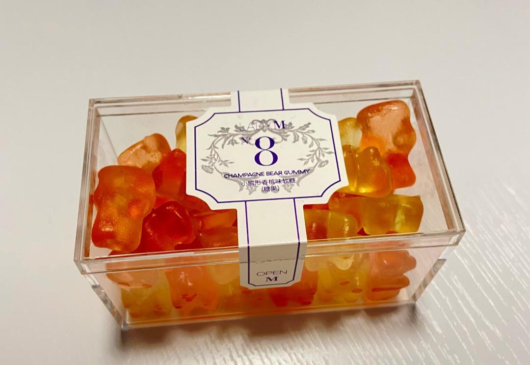 店员像柜姐、配送用劳斯莱斯,贵妇蛋糕卷成啥样了?