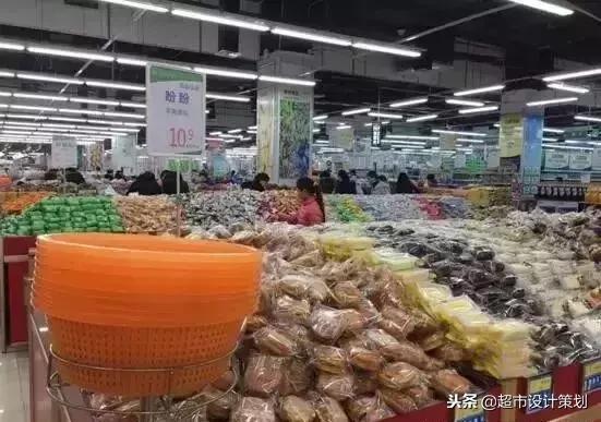 超市食品陈列摆放效果图,超市休闲食品创意陈列图片