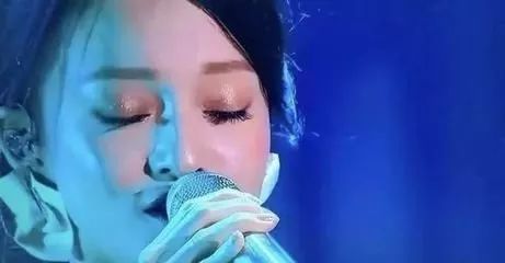 ZARA竟然出彩妆了