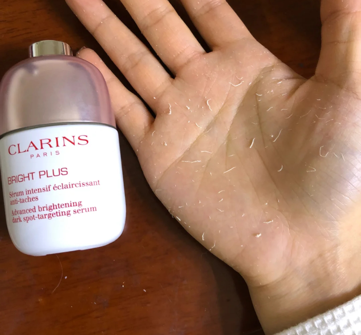 容易搓泥起皮的护肤品正确用法,护肤品用了搓泥什么原因